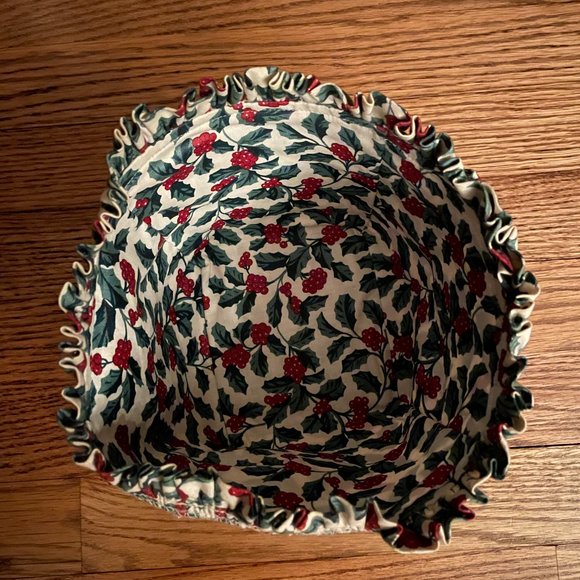 1994 Longaberger Jingle Bell Basket with original pamphets, liner and protector - Picture 6 of 13